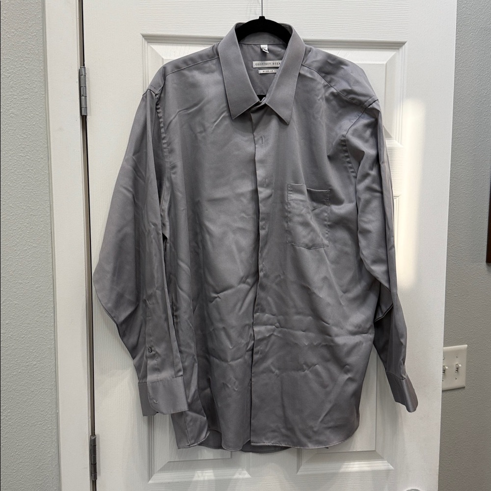 Geoffrey Beene Cranberry Red Mens Dress Shirt. EUC.